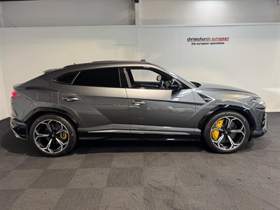 2019 Lamborghini Urus - Thumbnail