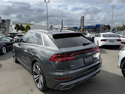 2019 Audi Q8 - Thumbnail