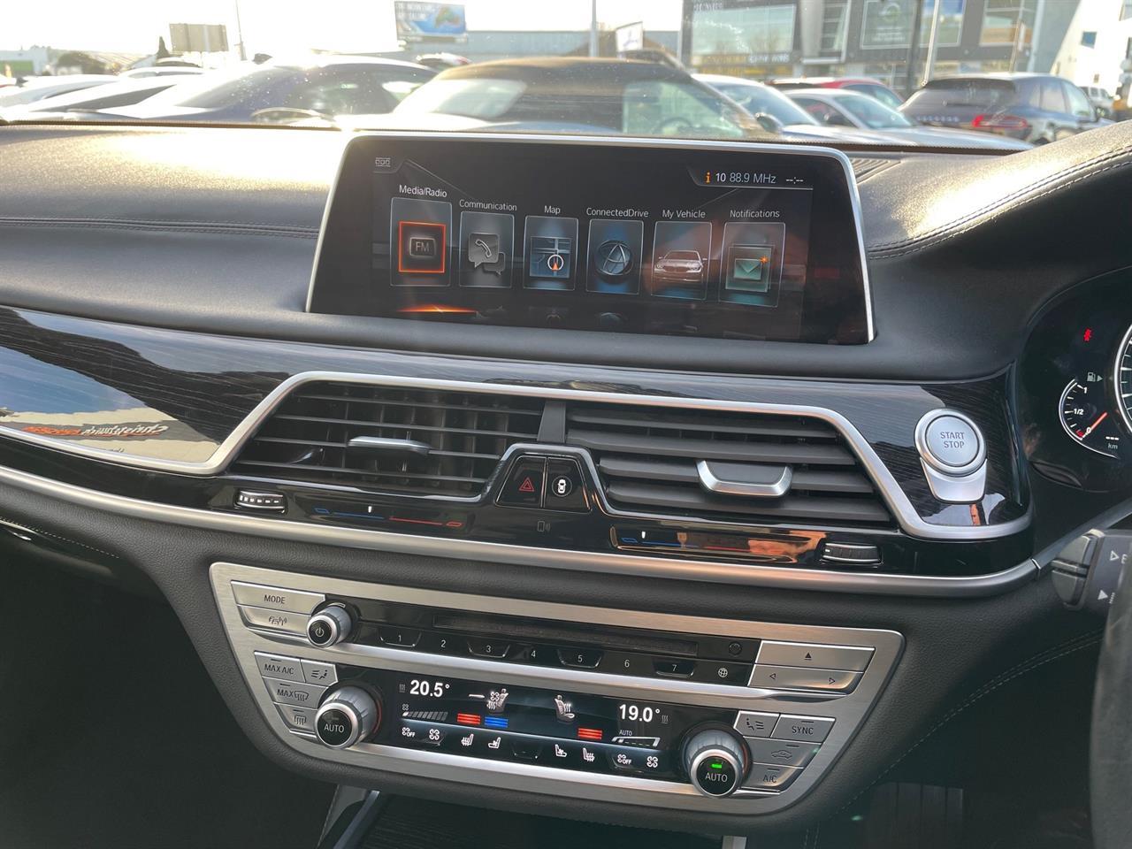 2017 BMW 740e