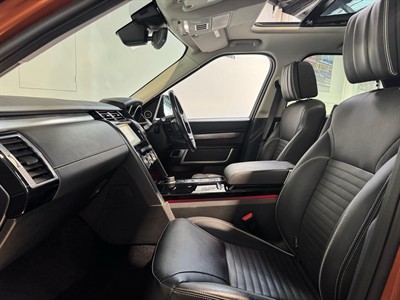 2017 Land Rover Discovery - Thumbnail