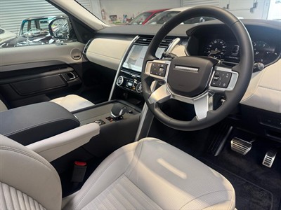 2024 Land Rover Discovery - Thumbnail