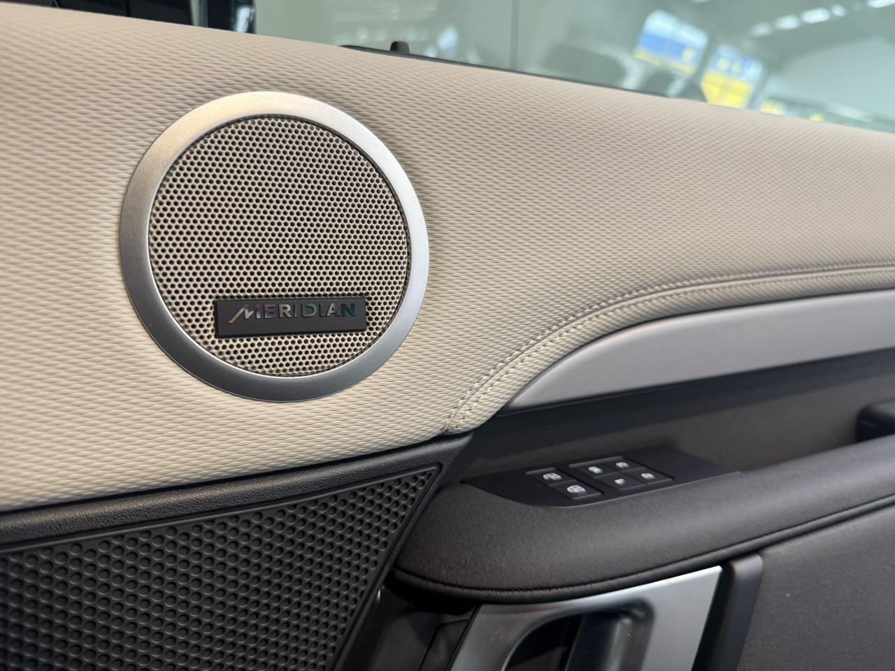 2024 Land Rover Discovery