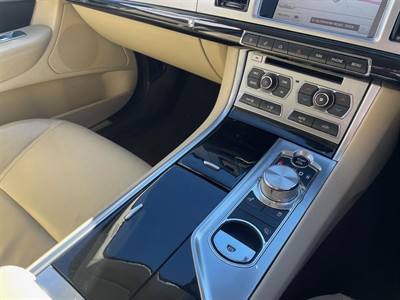 2013 Jaguar XF - Thumbnail