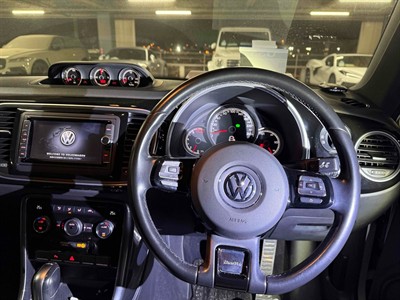 2017 Volkswagen Beetle - Thumbnail