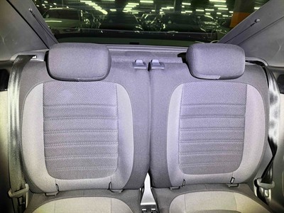 2017 Volkswagen Beetle - Thumbnail