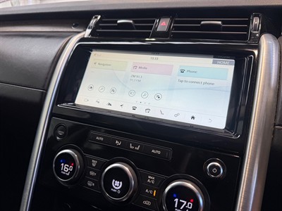 2017 Land Rover Discovery - Thumbnail