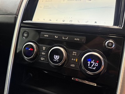 2017 Land Rover Discovery - Thumbnail