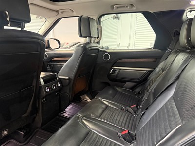 2017 Land Rover Discovery - Thumbnail