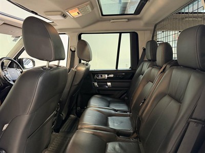 2015 Land Rover Discovery - Thumbnail