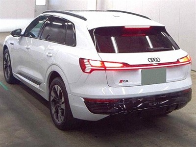 2024 Audi Q8 - Thumbnail