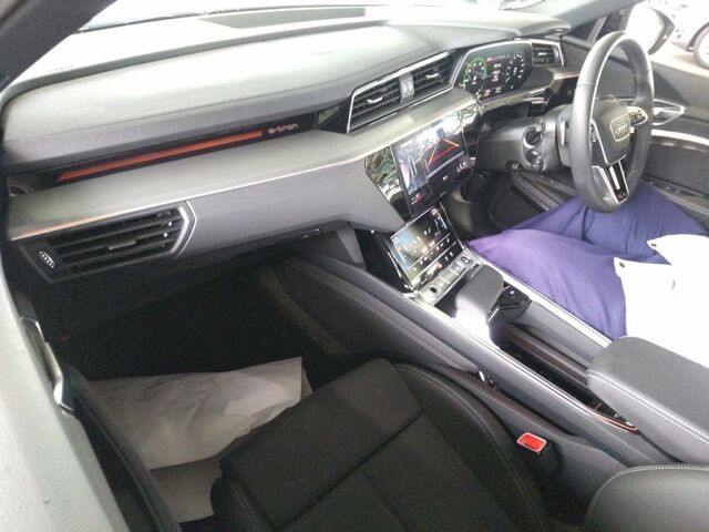 2024 Audi Q8