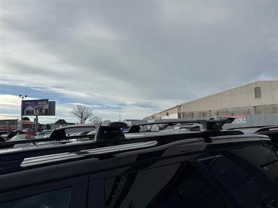 2018 Land Rover Discovery - Thumbnail