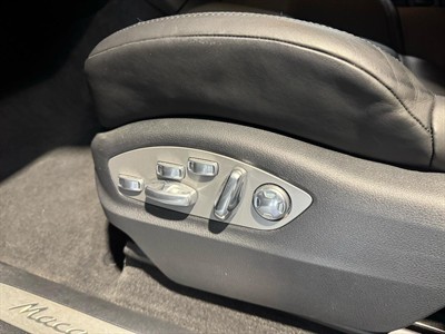 2016 Porsche Macan - Thumbnail