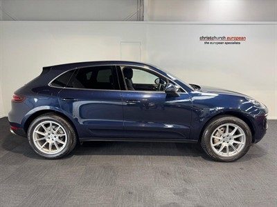 2016 Porsche Macan - Thumbnail