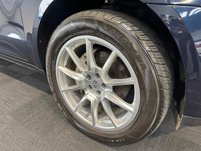 2016 Porsche Macan - Thumbnail