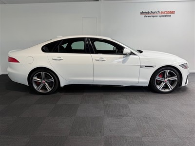 2019 Jaguar XF - Thumbnail