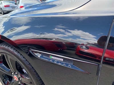 2017 Jaguar XF - Thumbnail