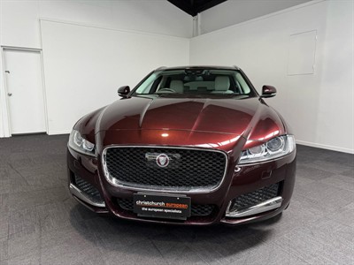 2018 Jaguar XF - Thumbnail