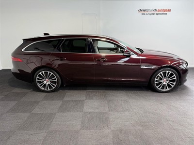 2018 Jaguar XF - Thumbnail