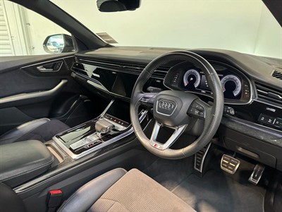 2018 Audi Q8 - Thumbnail