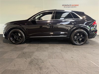 2018 Audi Q8 - Thumbnail