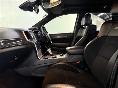 2018 Jeep Grand Cherokee - Thumbnail