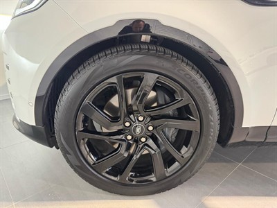 2025 Land Rover Discovery - Thumbnail