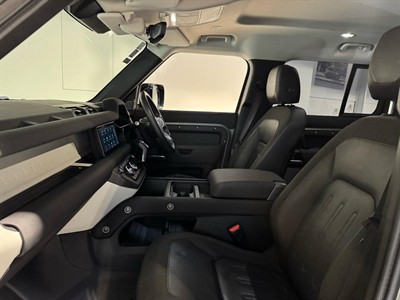 2020 Land Rover Defender - Thumbnail