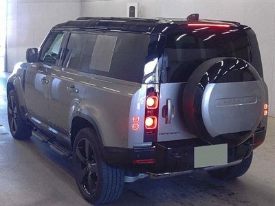 2025 Land Rover Defender - Thumbnail