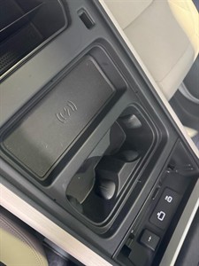 2023 Land Rover Defender - Thumbnail