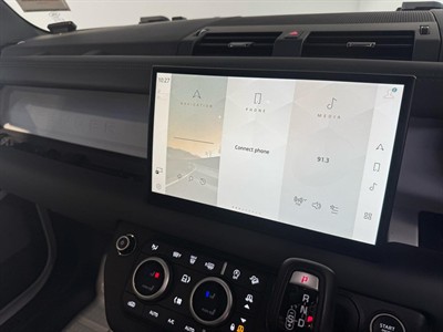 2023 Land Rover Defender - Thumbnail