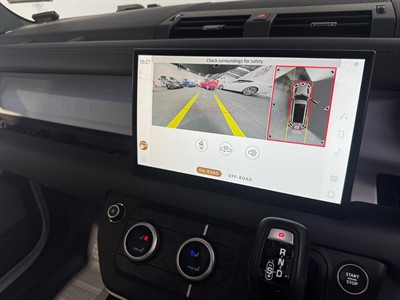 2023 Land Rover Defender - Thumbnail