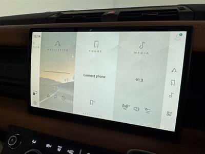 2024 Land Rover Defender - Thumbnail