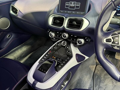 2018 Aston Martin Vantage - Thumbnail