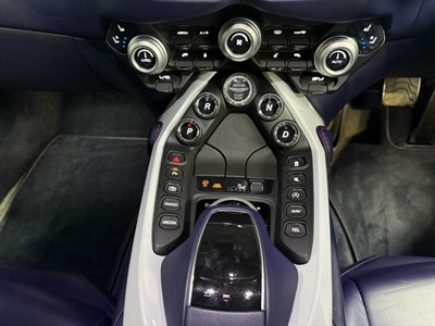 2018 Aston Martin Vantage - Thumbnail