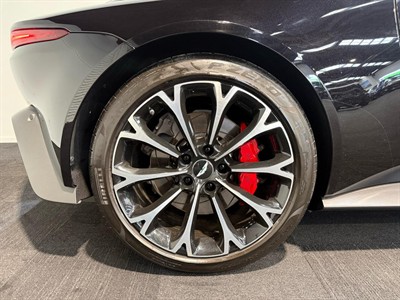 2018 Aston Martin Vantage - Thumbnail