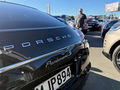2011 Porsche Panamera - Thumbnail