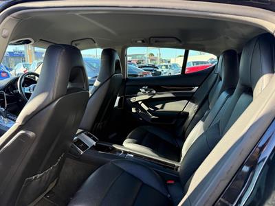 2011 Porsche Panamera - Thumbnail