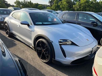 2022 Porsche Taycan - Thumbnail
