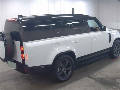 2024 Land Rover Defender - Thumbnail