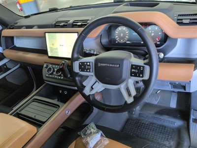 2024 Land Rover Defender - Thumbnail