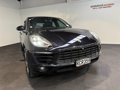 2016 Porsche Macan - Thumbnail