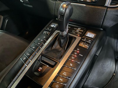 2016 Porsche Macan - Thumbnail