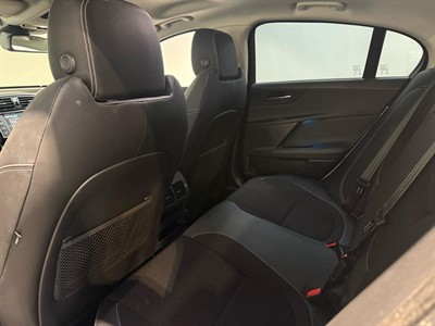 2016 Jaguar XE - Thumbnail