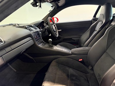 2020 Porsche Cayman - Thumbnail