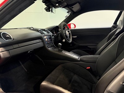 2020 Porsche Cayman - Thumbnail