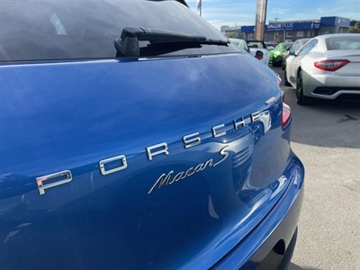 2014 Porsche Macan - Thumbnail