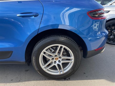 2014 Porsche Macan - Thumbnail