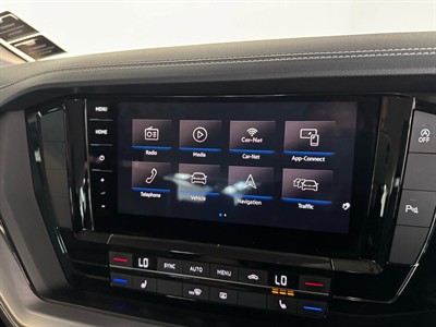 2019 Volkswagen Touareg - Thumbnail