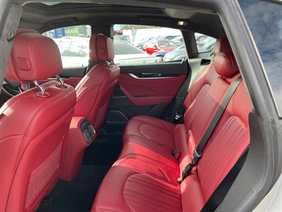 2017 Maserati Levante - Thumbnail